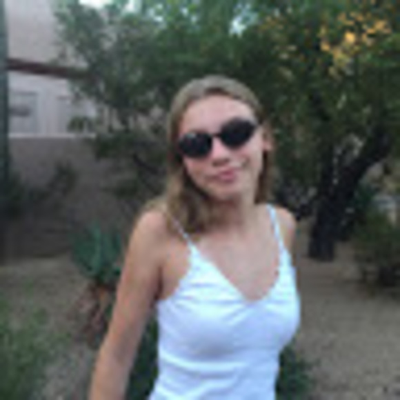 Meet your Posher, Bella - Picture 1 of 1